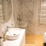 아파트 Luxury Lakeview In