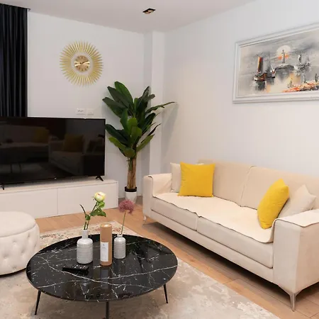 Apartment Luxury Lakeview In Pogradec