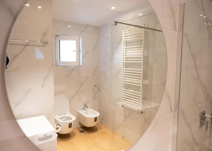 Luxury Lakeview In 아파트 *